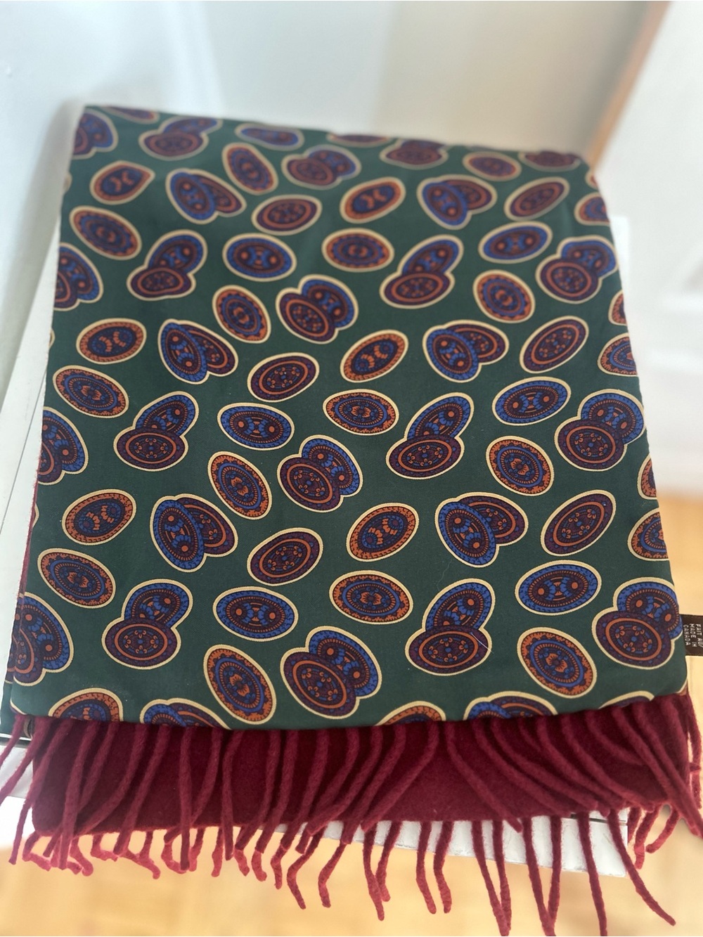 Holt Renfrew Reversible Silk Cashmere Wool Scarf Burgundy Green Excellent Condit